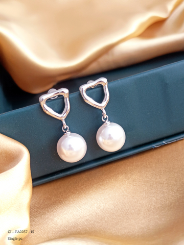 Korean Fashion Pearl Earrings