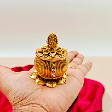 Traditional floral design kumkum box