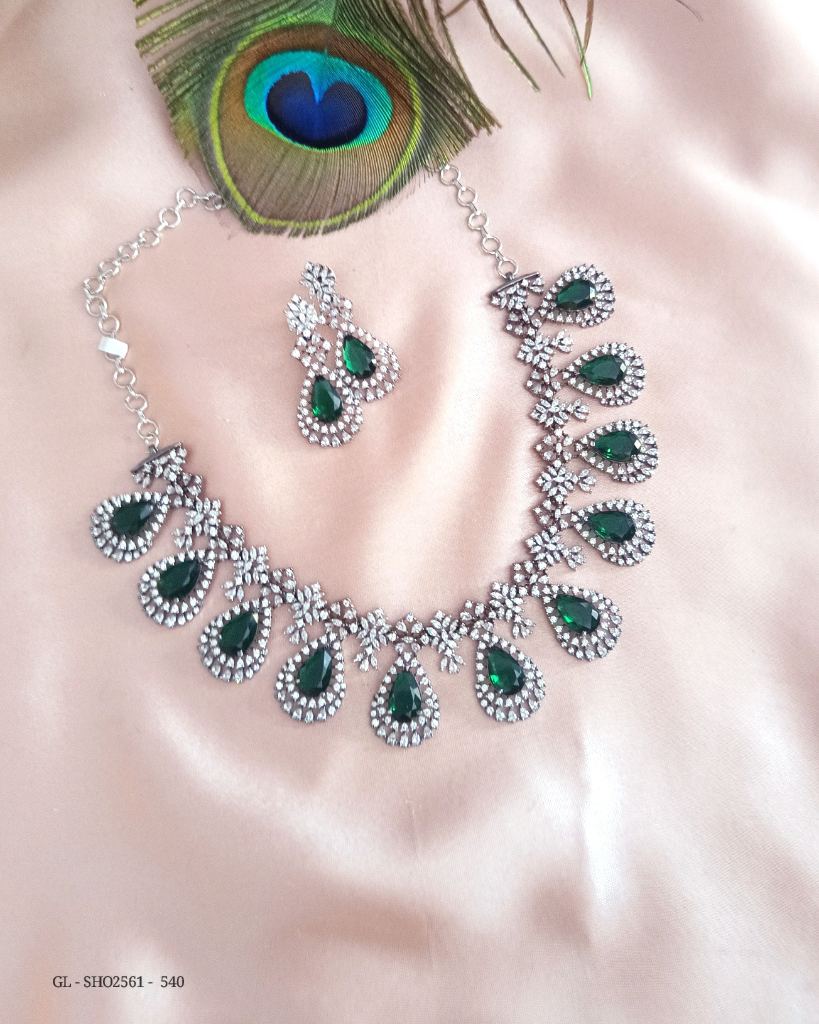 Emerald Victorian Cz necklace