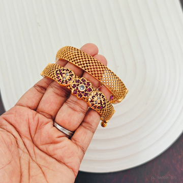 2 Pc Floral set cz stone Bangles Set