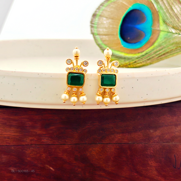 gold Finish- Emerald-pearl-stone