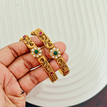 2 Pc set Knitted pattern style Peacock Bangles