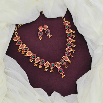 Mango style golden necklace - Ruby Green