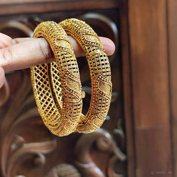 No Idol antique gold bangles