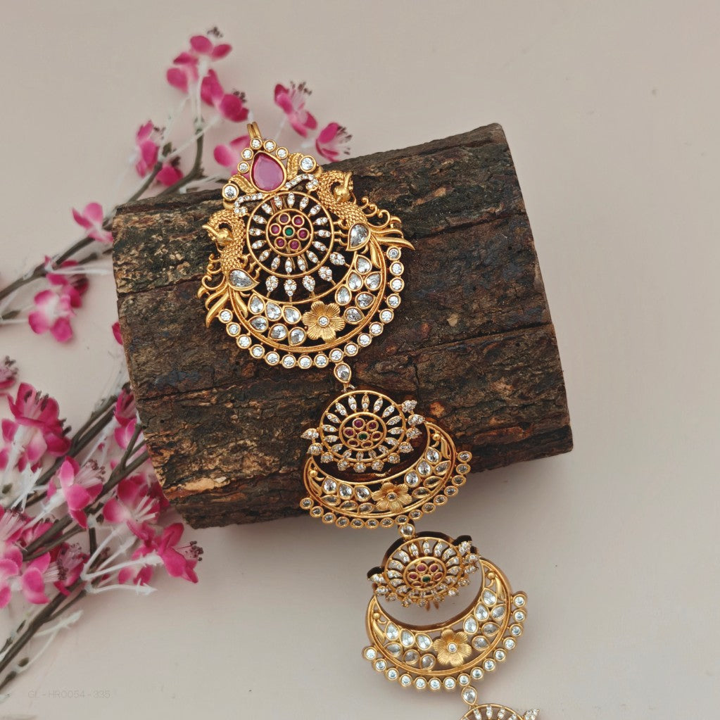 Shop premium gold-look Jada Billai for weddings & festivals. Perfect for silk sarees. Get a rich bridal look—order now!
