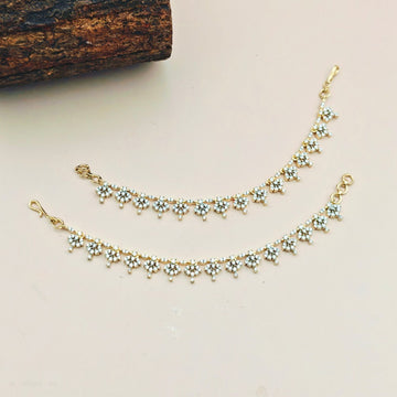 Single line floral Diamond Earchains / Maatal