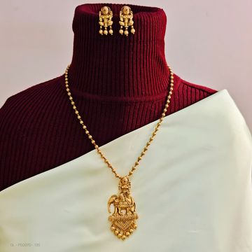 Gold matt finish Elephant design - locket set