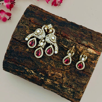 AD peacock Locket set