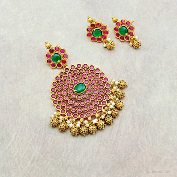 Temple Traditional Kemp Pendant - Design 7