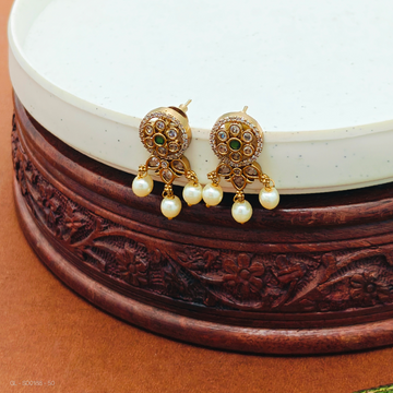 Gold plated Floral Stud - Pearl