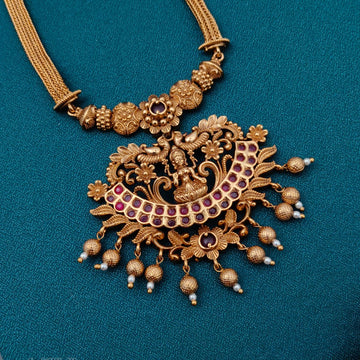 Temple kemp necklace set