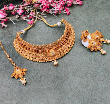 Choker Necklace - Kundan Choker