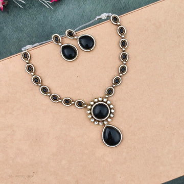 Victorian Black and Grey Kundan Set
