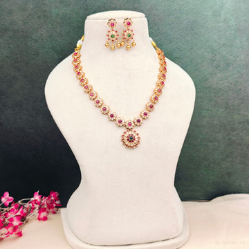 Golden floral Diamond necklace set