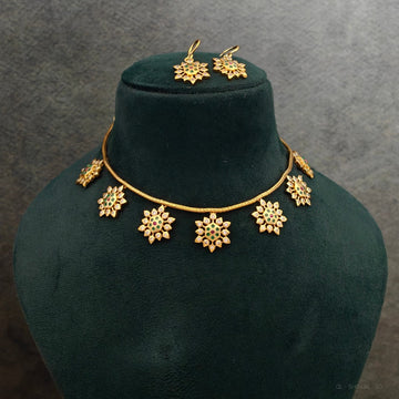Emerald Bloom Floral Necklace Set