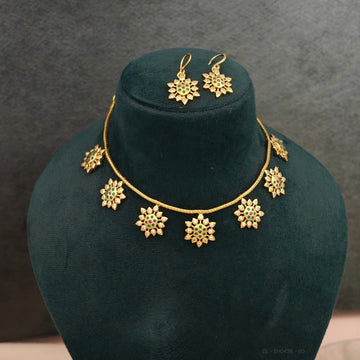 Emerald Bloom Floral Necklace Set