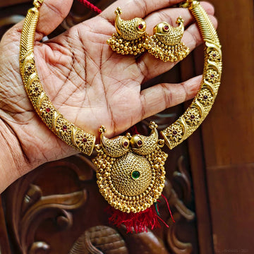 Exquisite Cluster Bead Hasli Necklace