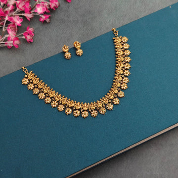 Paisley Design Necklace Set