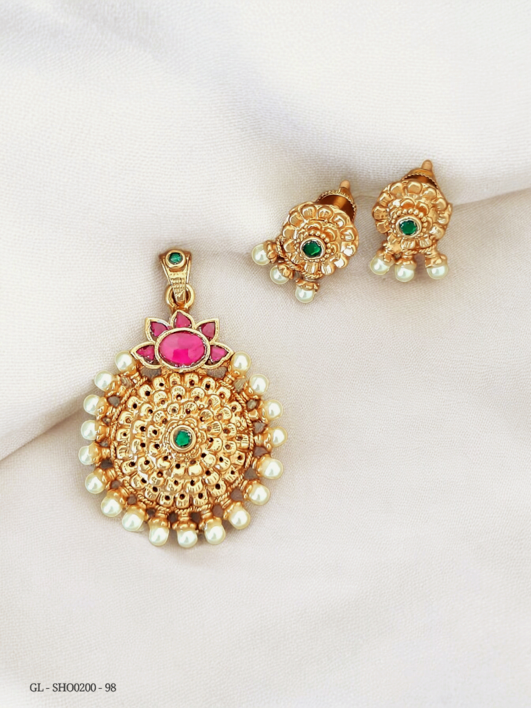 Jadau Kundan Pendant Set -Ruby stone