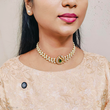 Minimal Pearl Emerald Peacock Centered Necklace