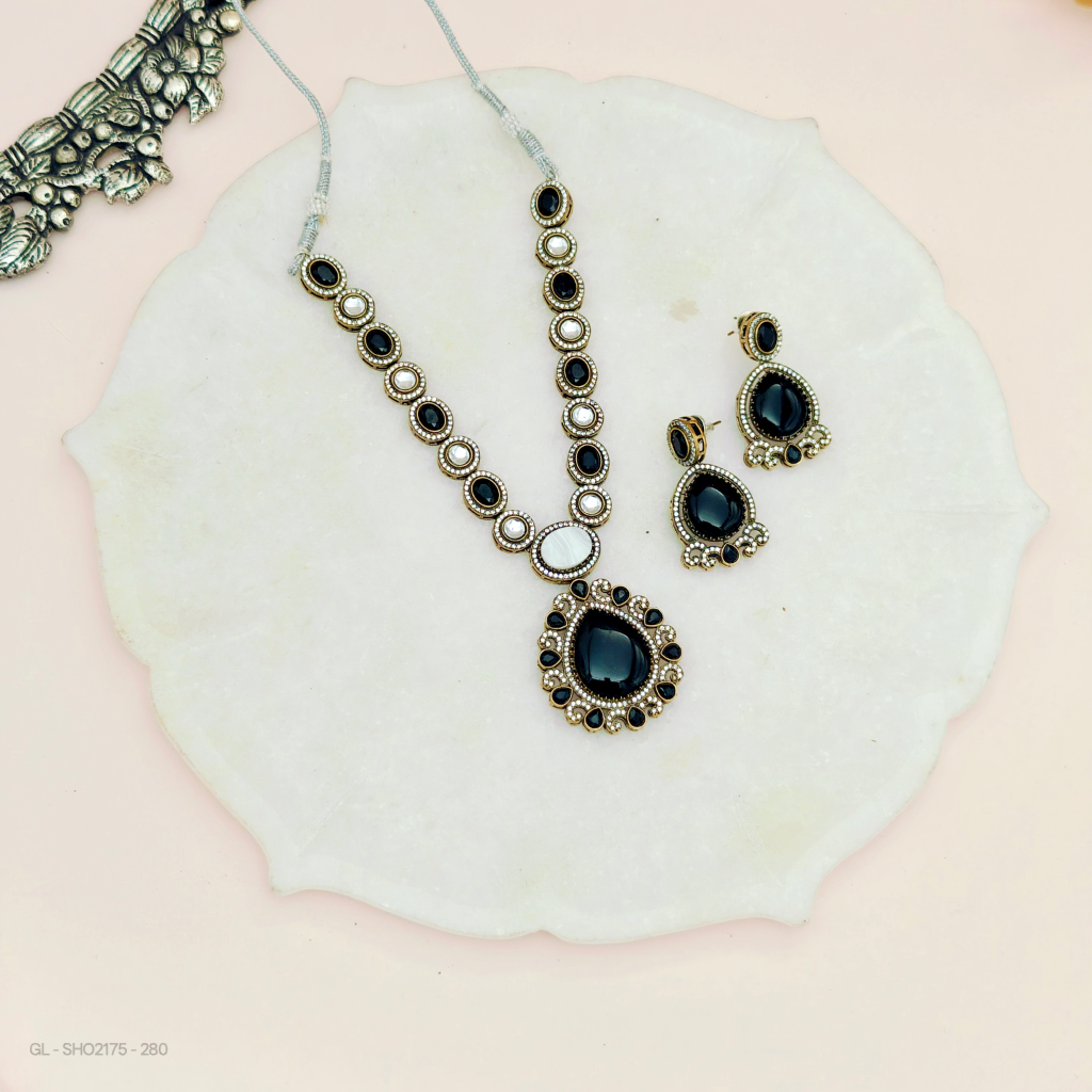 Victorian Black stone Kundan Set