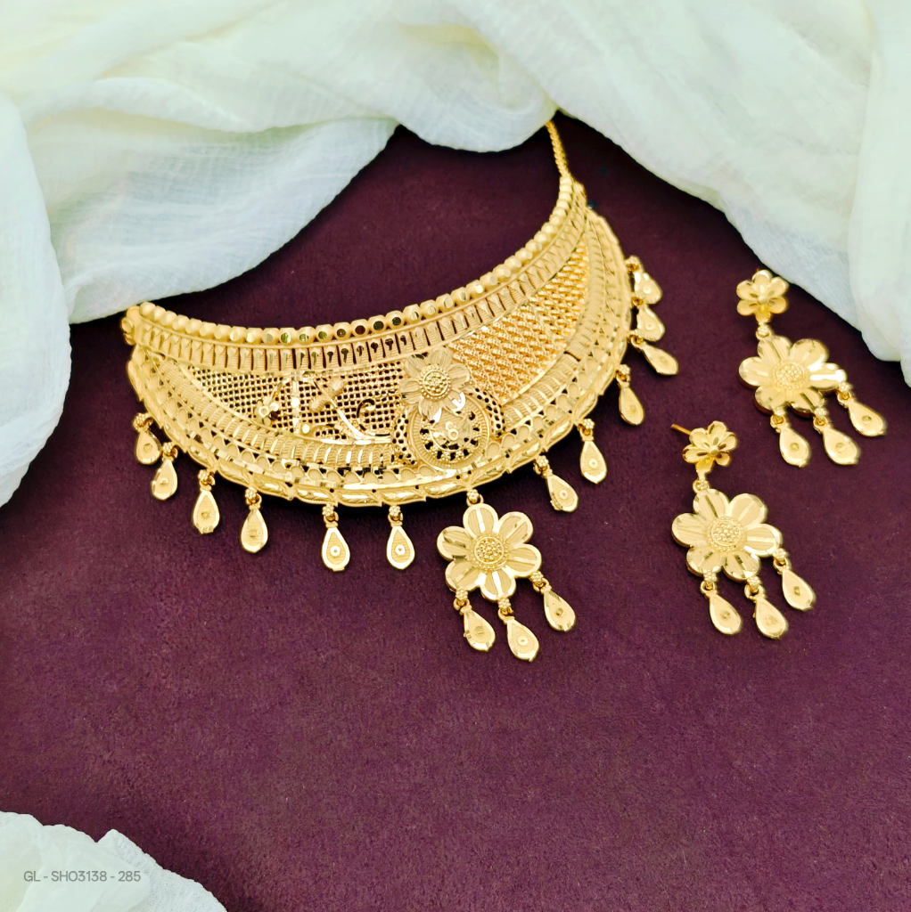 Gold forming bridal choker Necklace set