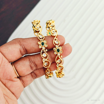 2 Pc Cz Emerald stone Bangle Set