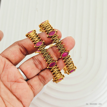 Antique Ruby stone vintage look Bangles