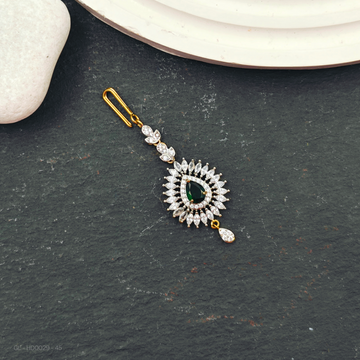Gold finishm Zircon Maang Tikka / Nethichutti