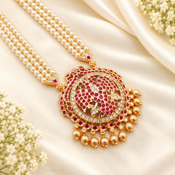 Ruby pearl Necklace