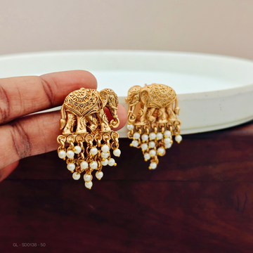 Clustered pearl - Elephant - Studs