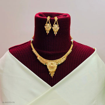 Antique styled gold necklace set with earrings