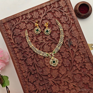 Gold-toned Emerald Ruby necklace set