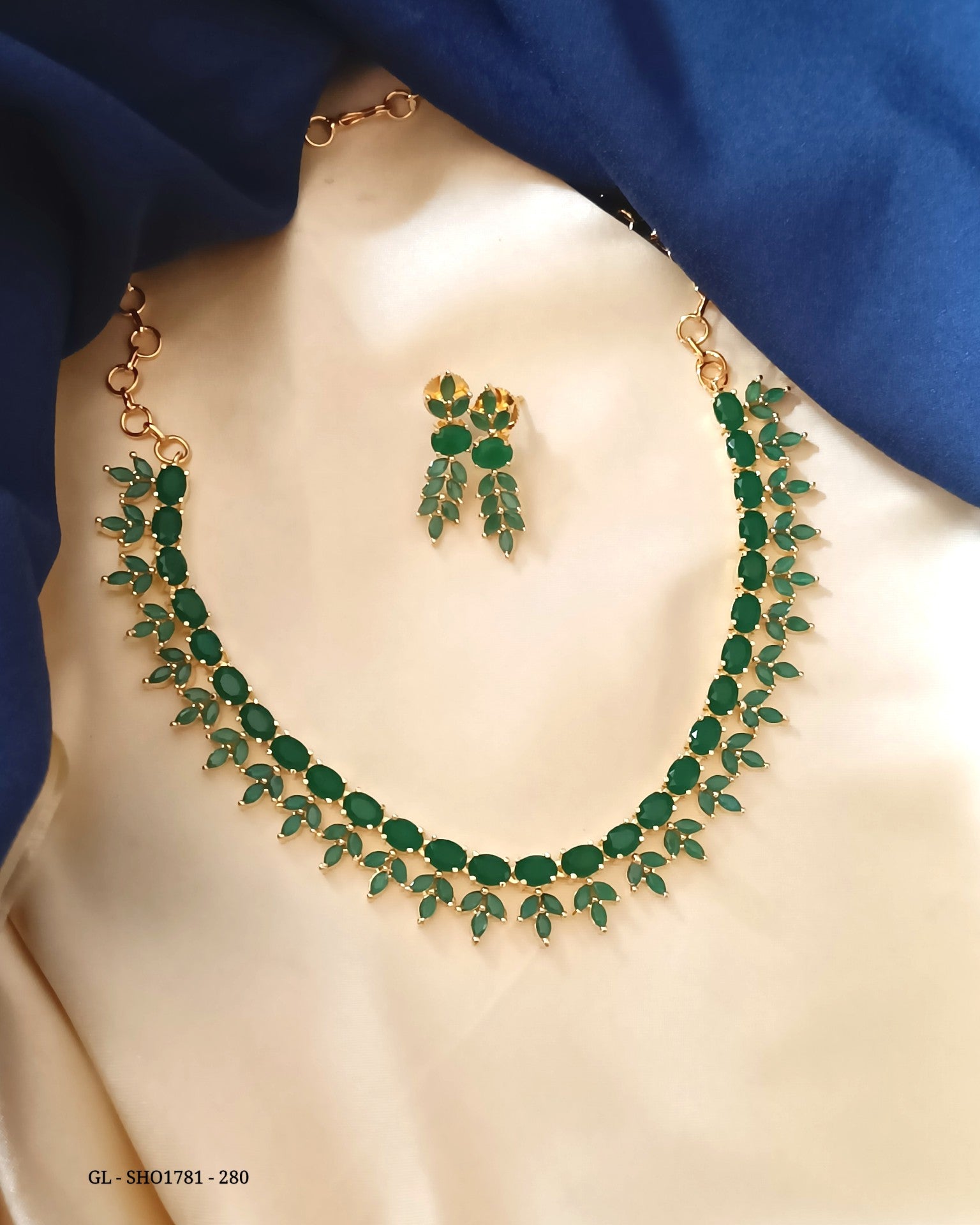 14K Gold Diamond and Emerald Clover necklace – Jewelry by Artwark