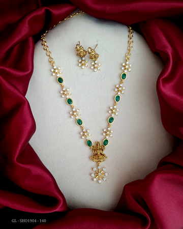 Gold finish Temple design Emerald stone short necklace - GL-SHO1904-140