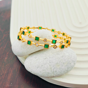 4 PC set asymmetric Bangles- Green