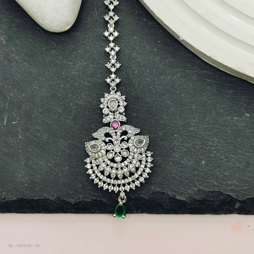 diamond alike -pearl Tikka / Nethichutti