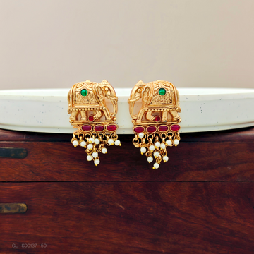 Clustered pearl - Elephant - Emerald-Ruby- Studs