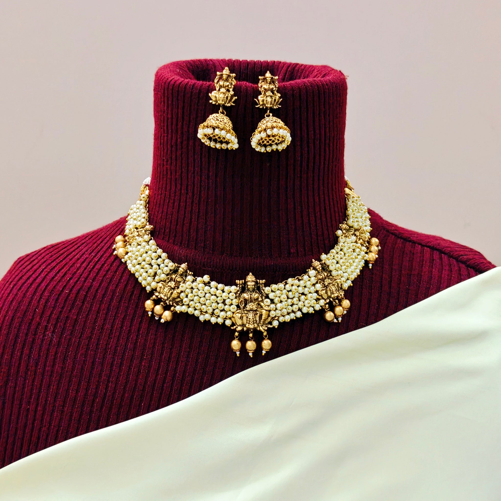 Clustered Pearl temple Set