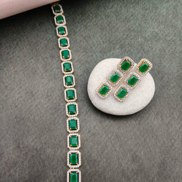Emerald American diamond necklace