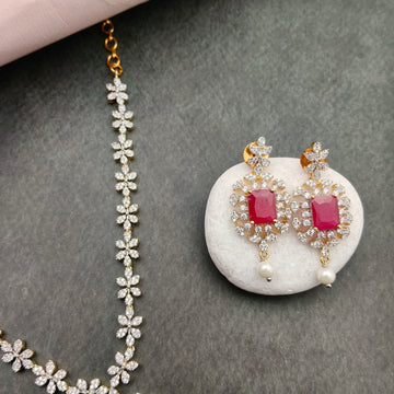 Floral American diamond necklace