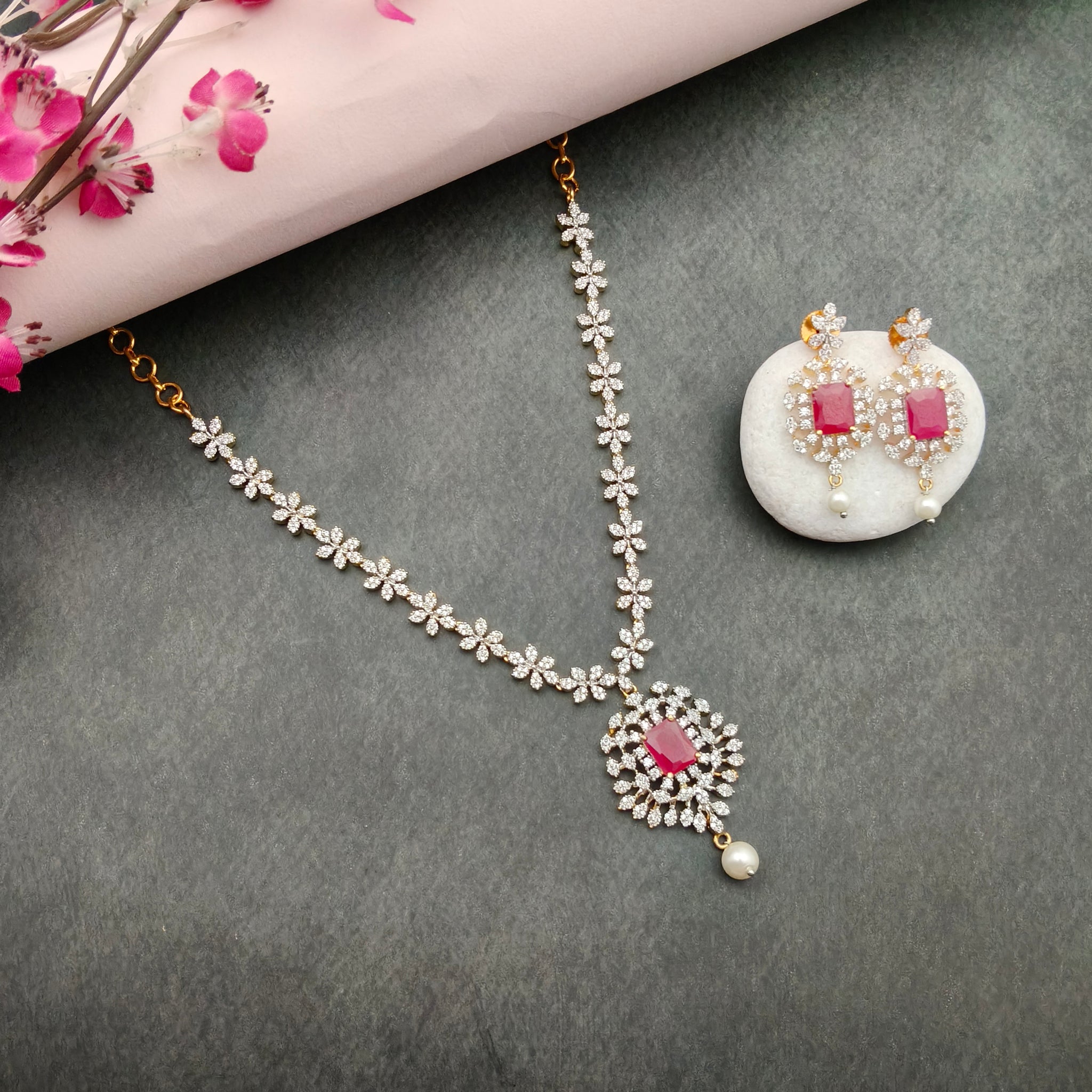 Floral American diamond necklace