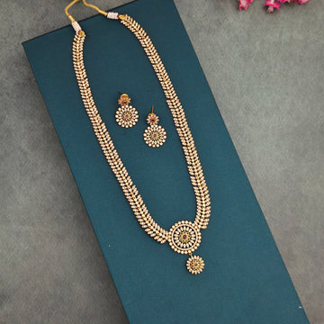 Kemp Cz sequence leaf long Necklace