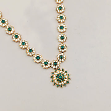 Golden floral Diamond necklace set