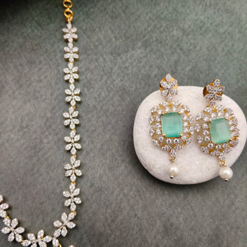 Floral American diamond necklace