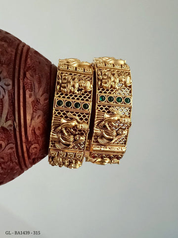 Antique Gold Finish Green Kemp Lakshmi Designer screw Bangles GL-BA1439-315