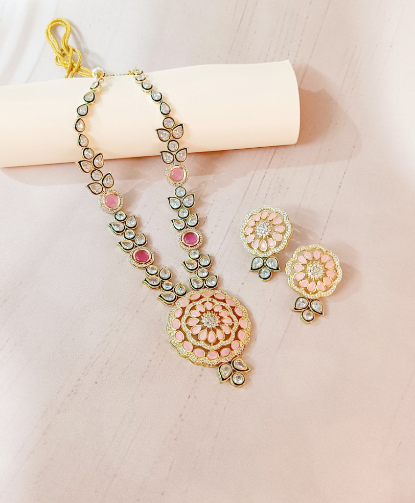 Geometrical Design kundan necklace set
