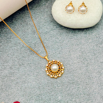 Elegant Pearl Pendant Daily wear Necklace Set