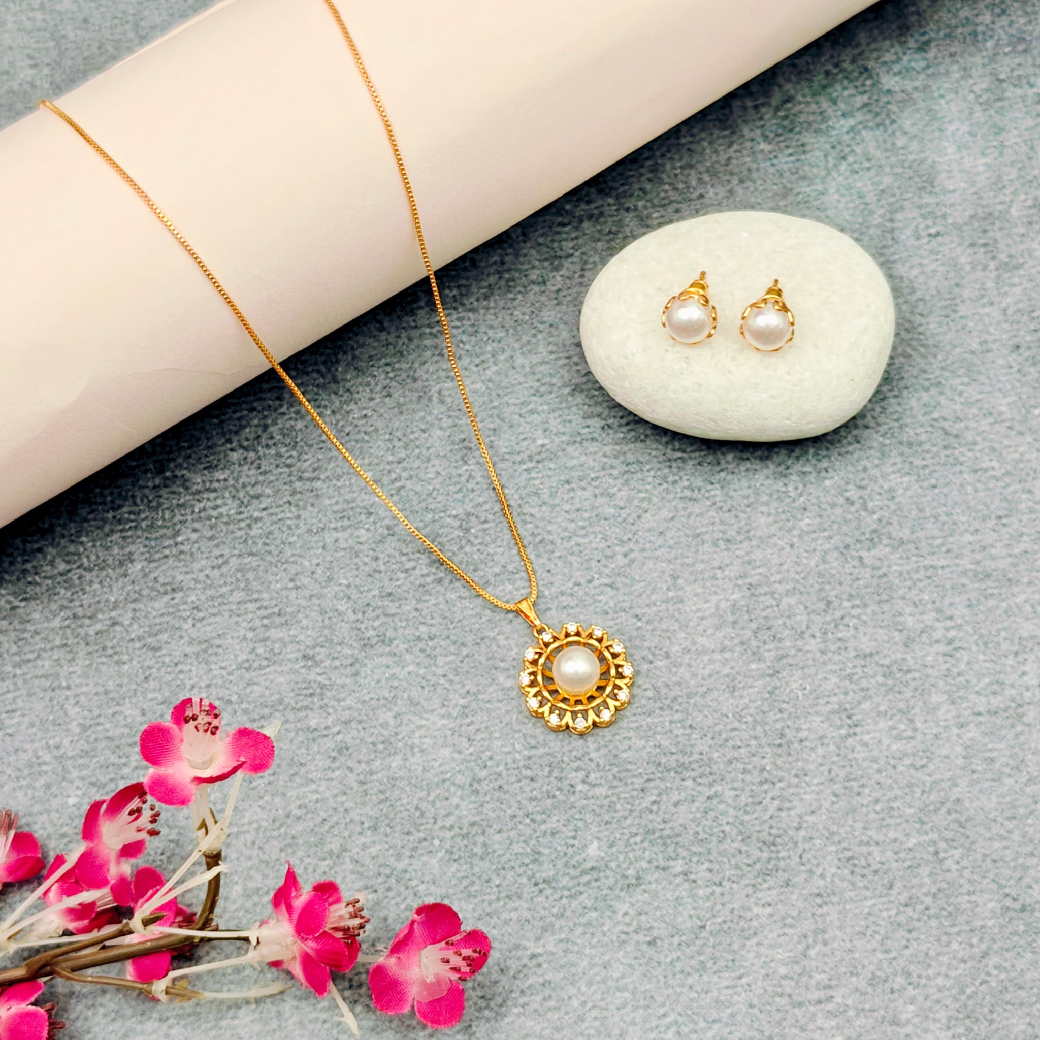 Elegant Pearl Pendant Daily wear Necklace Set