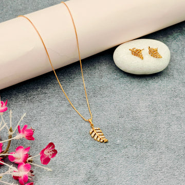 Gold-toned leaf Daily wear Necklace Set